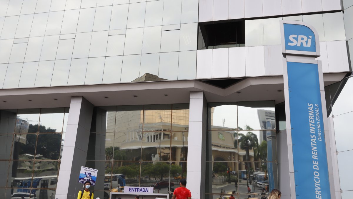 El edificio del Servicio de Rentas Internas en Guayaquil.