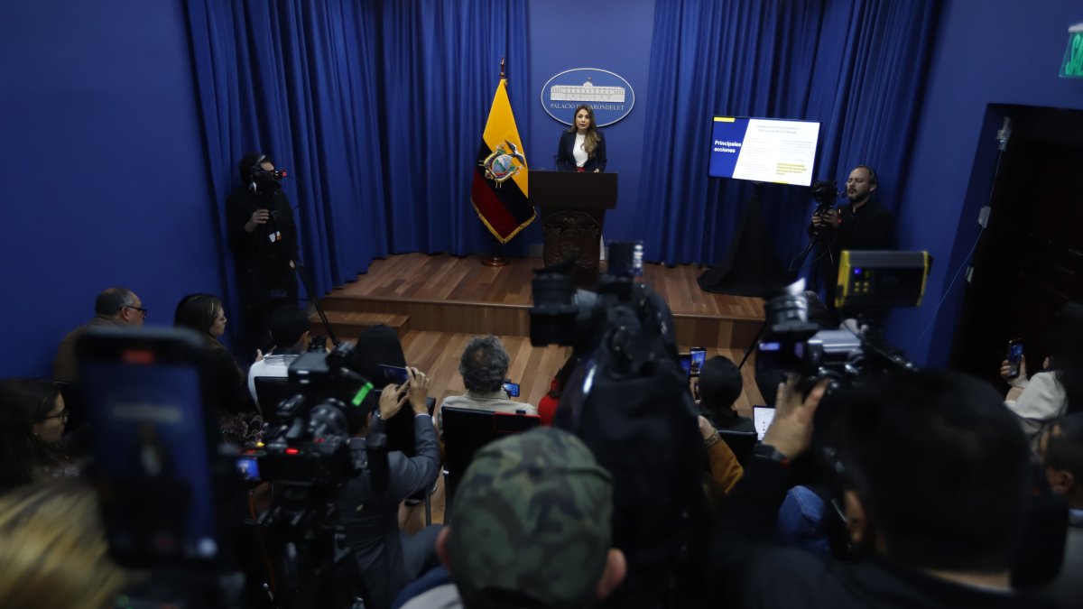 Carolina Jaramillo, vocera del Gobierno, durante un encuentro con medios de comunicación este 30 de junio de 2025.