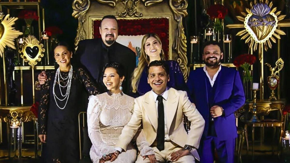 La familia de Pepe Aguilar.
