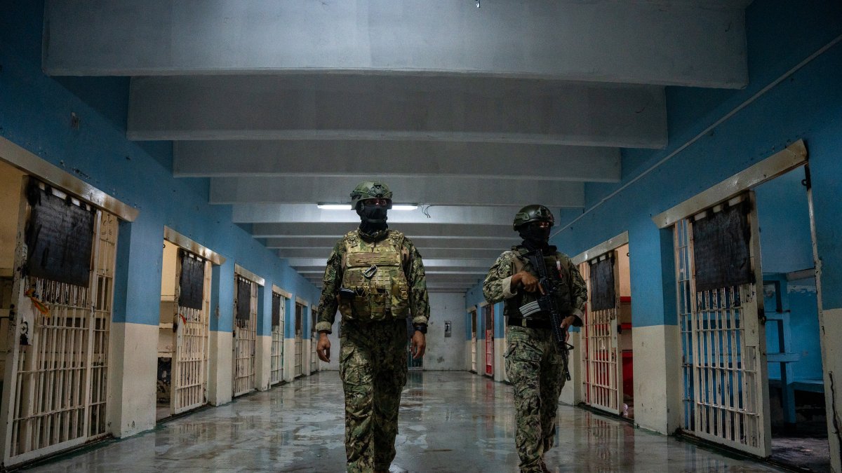 En la Penitenciaría del Litoral, que tiene presencia militar, existen espacios exclusivos para personas privadas de libertad que tienen tuberculosis.
