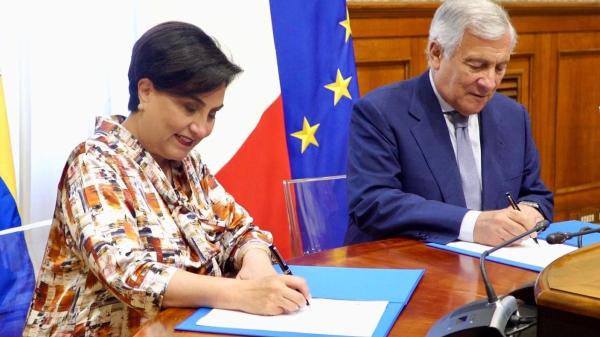Los cancilleres de Ecuador, Gabriela Sommerfeld, y de Italia, Antonio Tajani, firmaron un memorando con el que el Gobierno de Roma permitirá el ingreso de trabajadores ecuatorianos a su país.