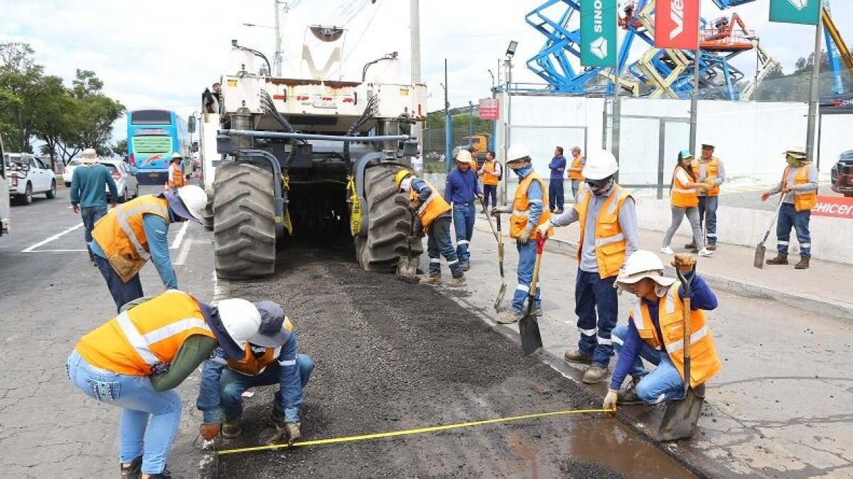 Trabajos en vías como la Simón Bolívar, Ruta Viva y Oswaldo Guayasamín están detenidos.
