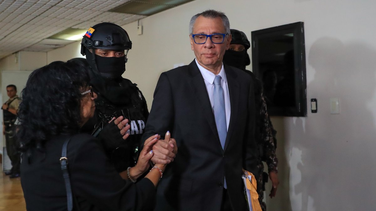 El exvicepresidente Jorge Glas (d).