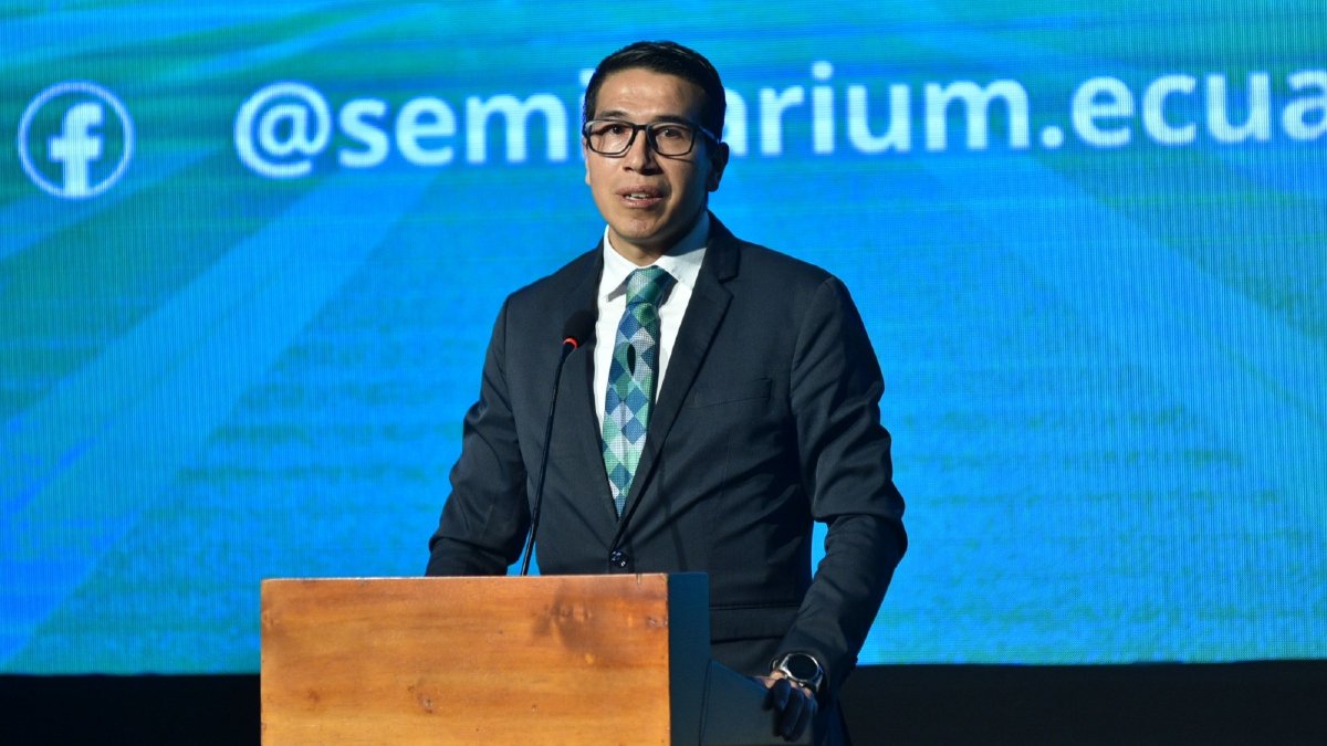 Rommel Aguilar, director ejecutivo de la Arconel, informó sobre el aumento de las tarifas en el evento Power & Renewable Energies.