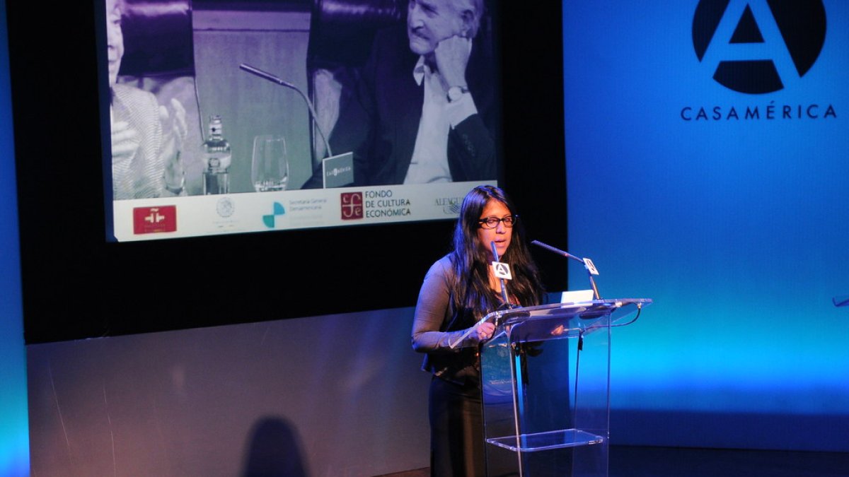 Entre las autoras nominadas se encuentra la periodista y autora peruana Gabriela Weiner.