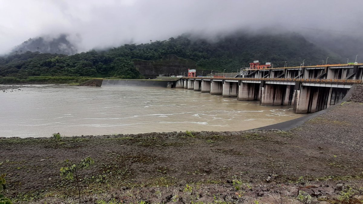 La Central Hidroeléctrica Coca Codo Sinclair de 1,500 megavatios (MW) está ubicada en la provincias de Napo.