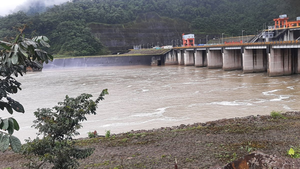 La Central Hidroeléctrica Coca Codo Sinclair de 1,500 megavatios (MW) está ubicada en la provincias de Napo.