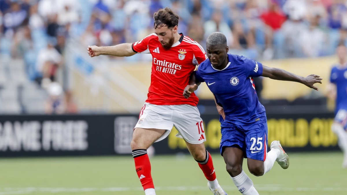 Esencial. Moisés Caicedo (derecha) ha tenido participación importante en el Mundial de Clubes. En el último partido fue el MVP.