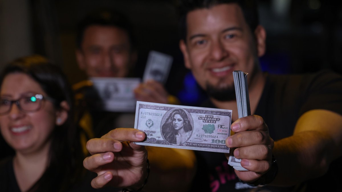 Fans de Shakira celebraron el anuncio del concierto en Quito.