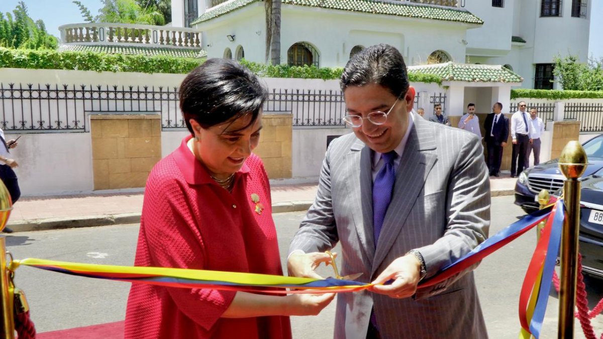 La ceremonia oficial se llevó a cabo en la ciudad de Rabat y estuvo encabezada por la ministra de Relaciones Exteriores y Movilidad Humana, Gabriela Sommerfeld.
