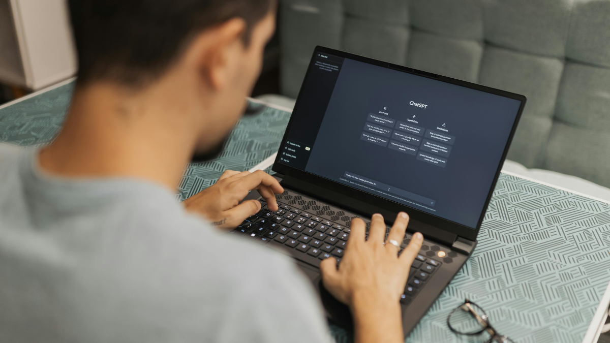 El CEO de ChatGPT recomienda no confiar tanto en la información que da la IA