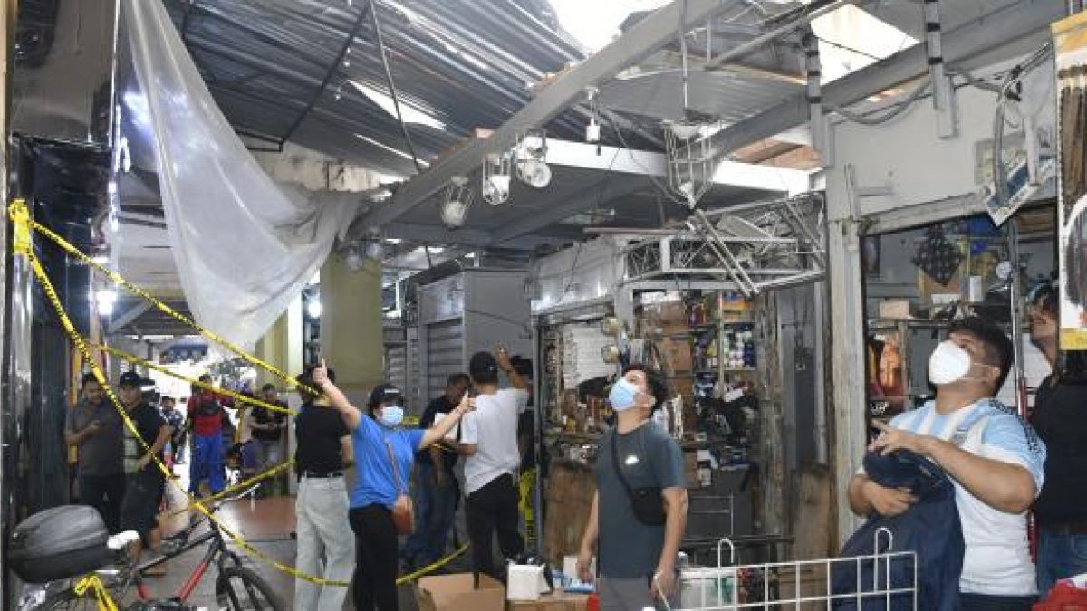 En el último atentado en las calles Chile y Ayacucho fueron afectados alrededor de seis módulos de comerciantes.