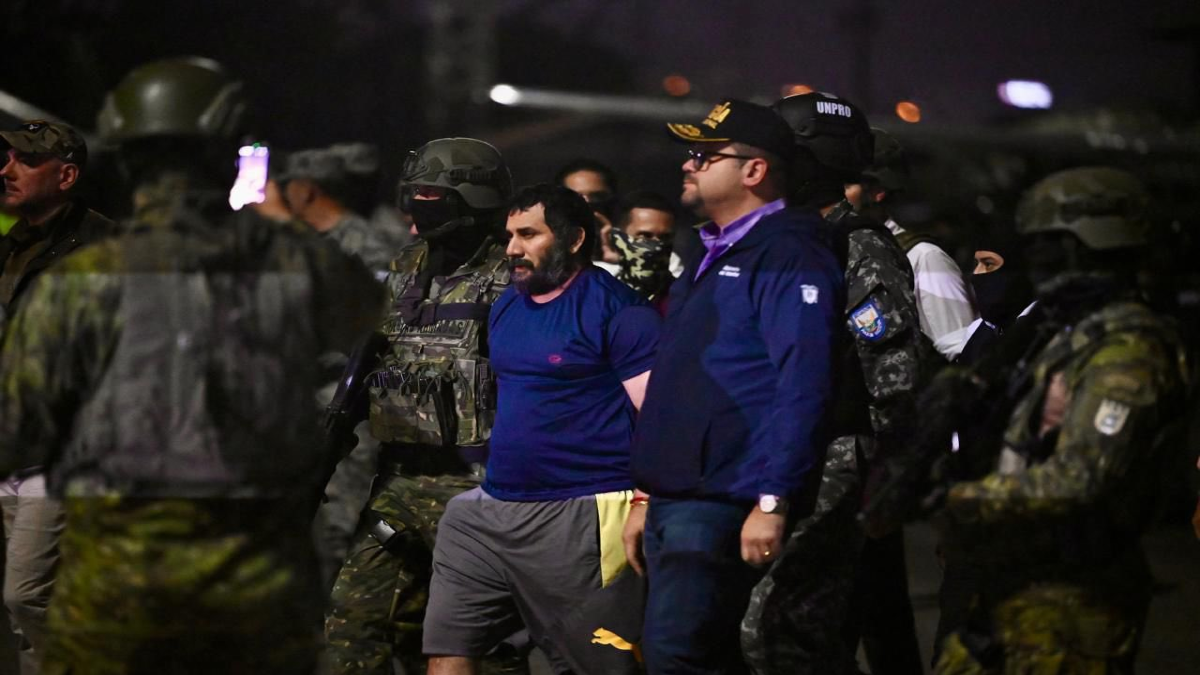 El ministro John Reimberg presentó al narcotraficante Adolfo Macías, tras la recaptura del capo.