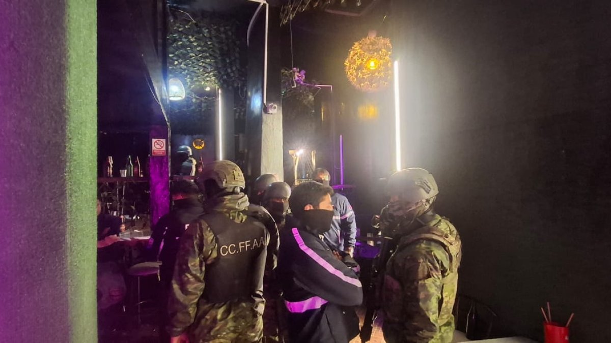 Se realizó un operativo en el sector de La Mariscal para reforzar la seguridad y el orden en espacio público.