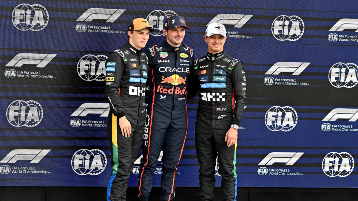 Lando Norris (i) figuró entre los mejores de Silverstone desde las pruebas y entenamientos. En la foto, durante la clasificación.