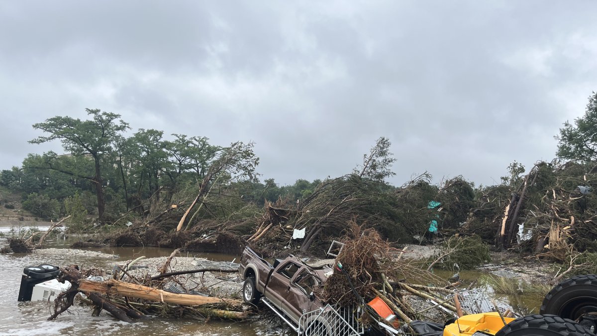 Fotografía de los escombros ocasionados debido a las inundaciones es en el área de Kerrville, Texas (EE.UU.)