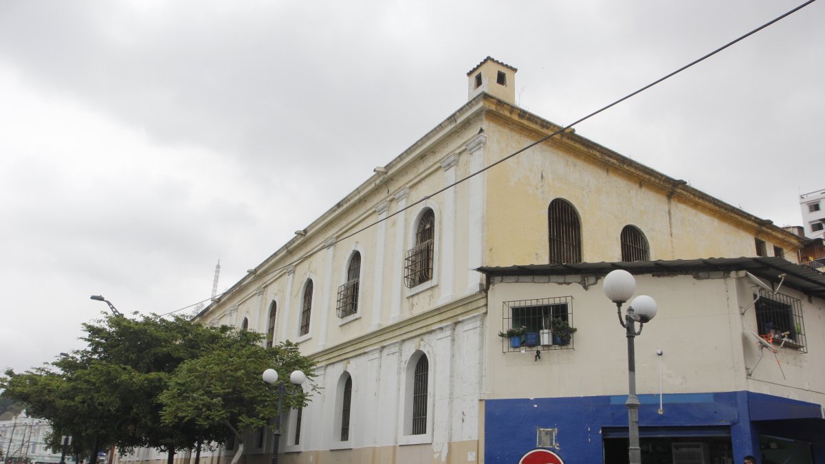 La antigua cárcel municipal es el primer edificio de la ciudad en ser construido a través de mampostería; con pilares de hormigón.