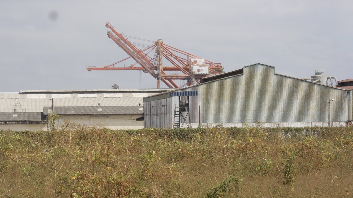 Monte. El área verde son los terrenos de la familia del presidente Daniel Noboa. A esta zona llegaría el Quinto Puente.