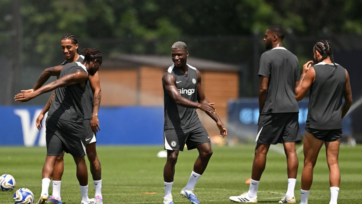 Moisés Caicedo será titular en el Chelsea vs Fluminense.