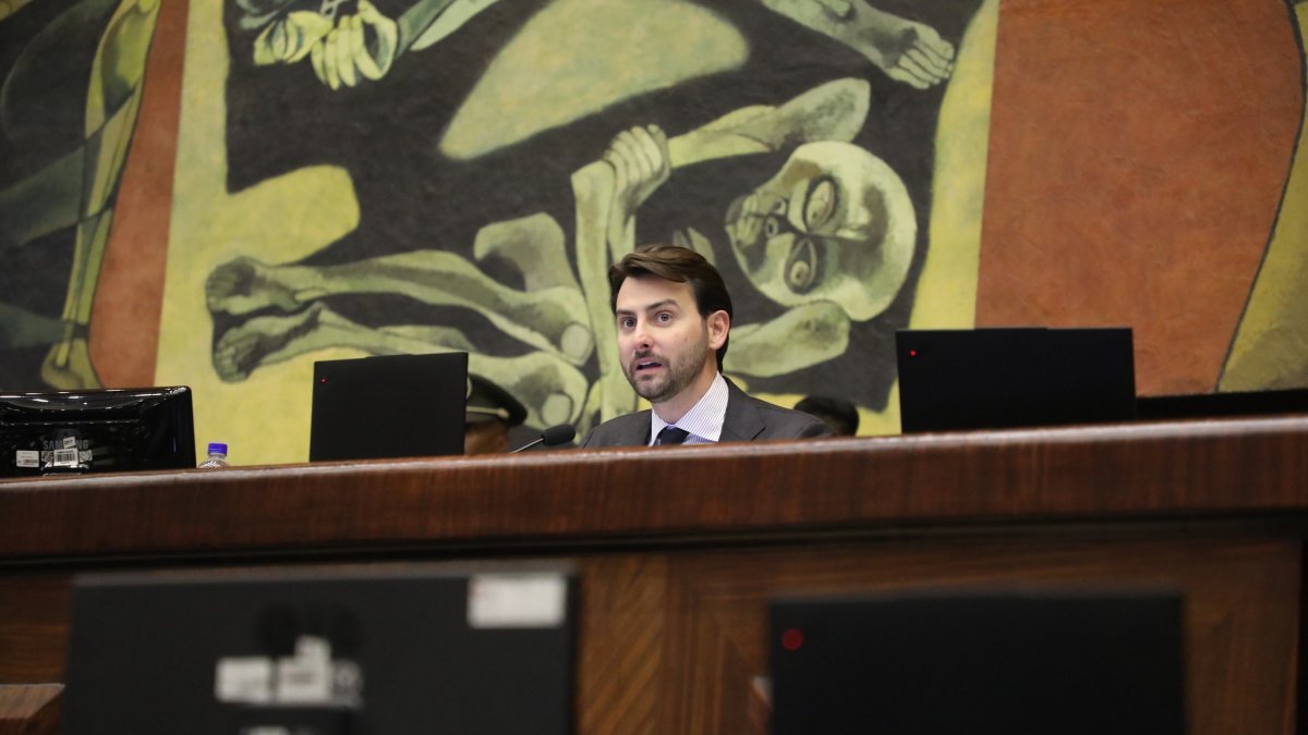 El presidente de la Asamblea, Niels Olsen, convocó al Pleno de la Asamblea.