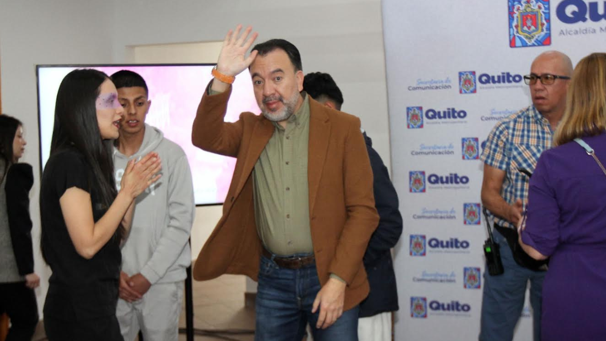 El 7 de julio del 2025, el alcalde de Quito en su programa Frecuencia Quiteña.