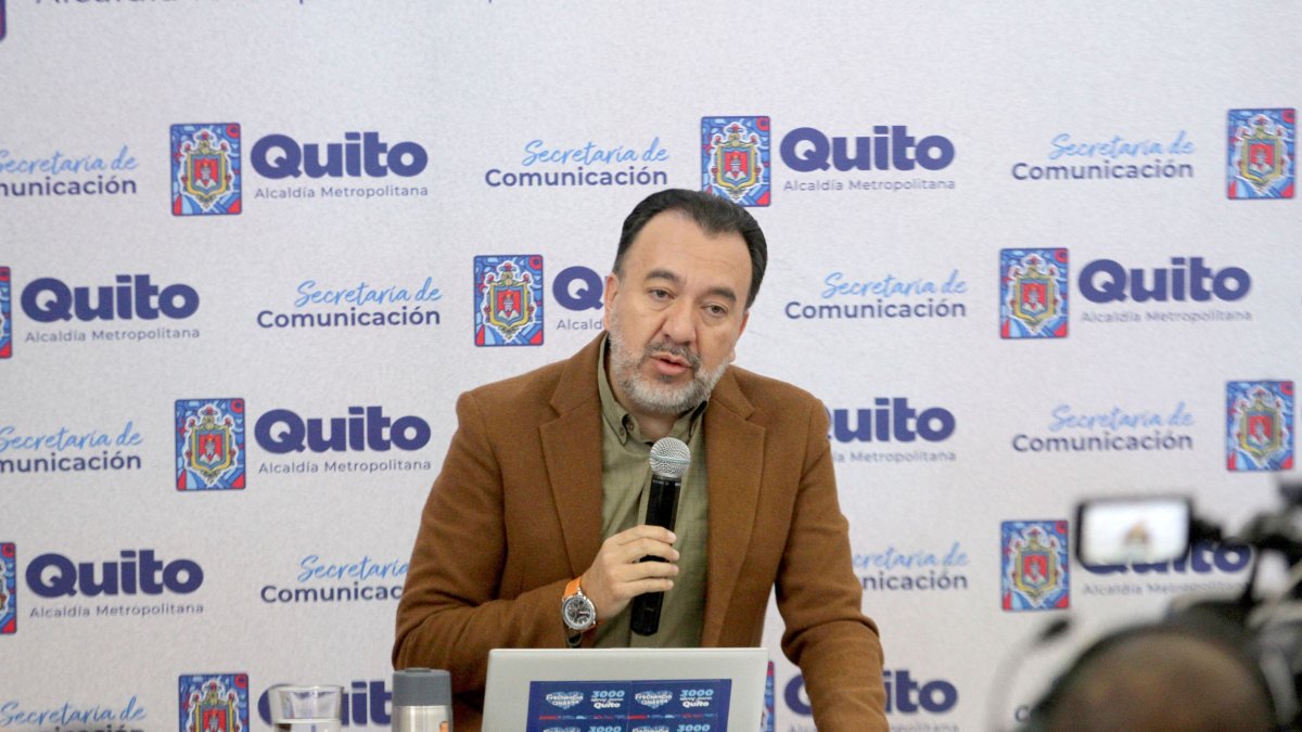 El alcalde Pabel Muñoz durante el programa Frecuencia Quiteña del 7 de julio de 2025.