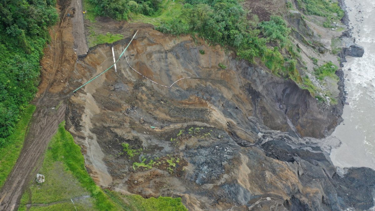 La suspensión en el transporte de crudo en el OCP Ecuador y el SOTE ha provocado efectos en la producción petrolera, su almacenamiento, su exportación y su refinación.