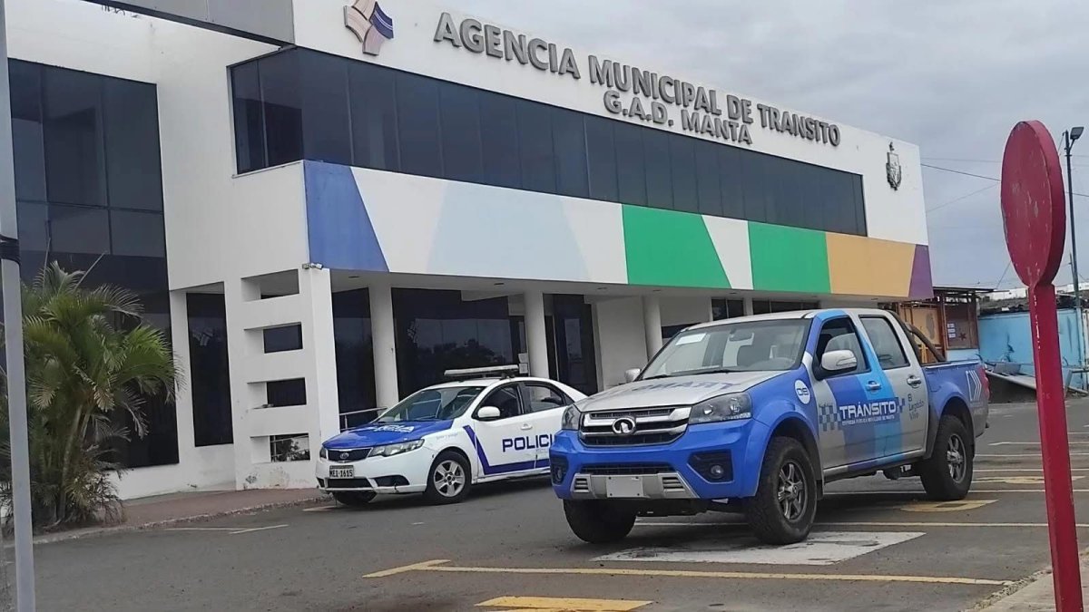 El Gobierno Nacional oficializó la intervención de las competencias de tránsito, transporte terrestre y seguridad vial en el cantón Manta.