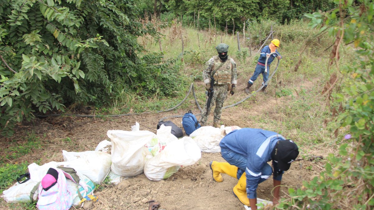En un sector despoblado se cometió el crimen de cuatro hombres que habrían estado robando combustible.