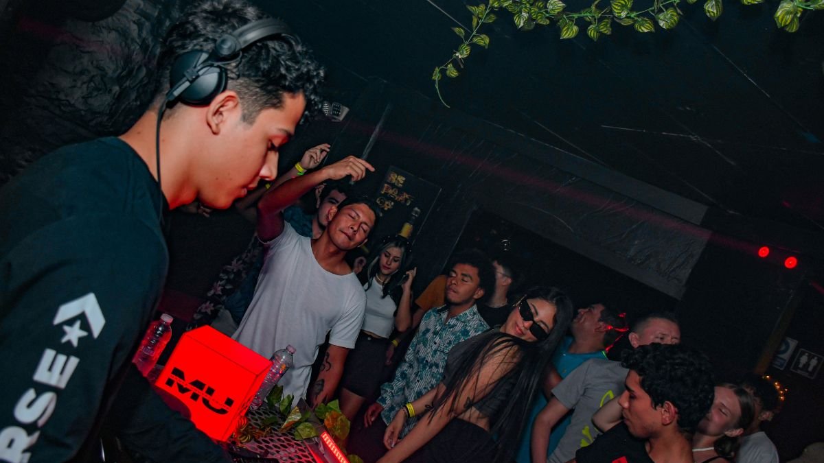 DJs demuestran que, más allá de las modas y las luces, la profesión implica estrategia, resiliencia y compromiso