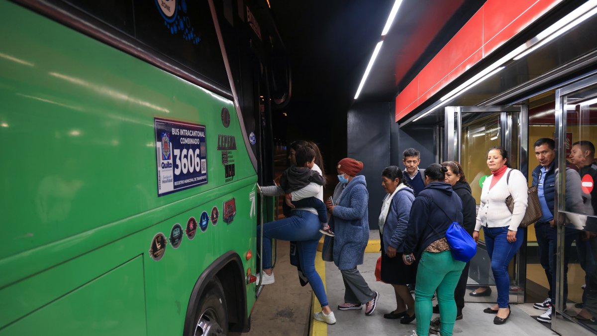 Servicio. La estación San Francisco es el punto de conexión directa con el valle de Los Chillos.