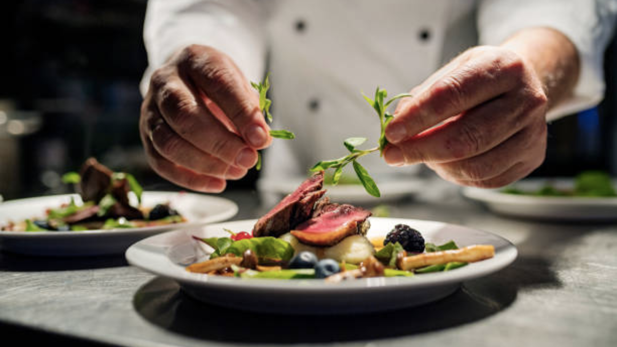 Salir a comer en Guayaquil, Quito o Cuenca ofrece experiencias distintas no solo en sabor, sino también en precio.