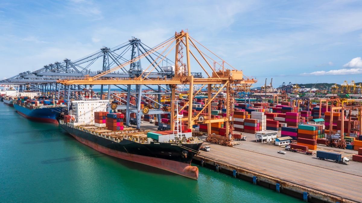 La prórroga hasta el 1 de agosto mantiene vigente el arancel adicional mientras continúan las negociaciones entre Estados Unidos y Ecuador.