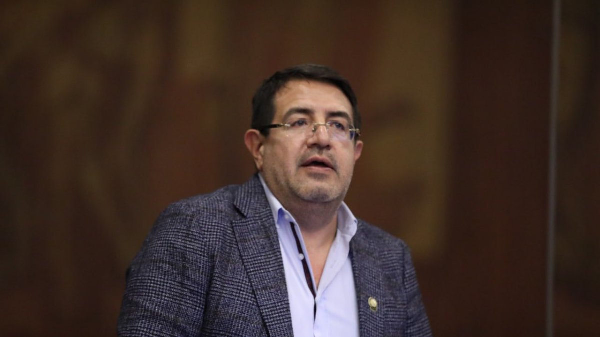 El exasambleísta de Revolución Ciudadana Santiago Díaz actuó en el Pleno por primera vez el 21 de mayo de 2025