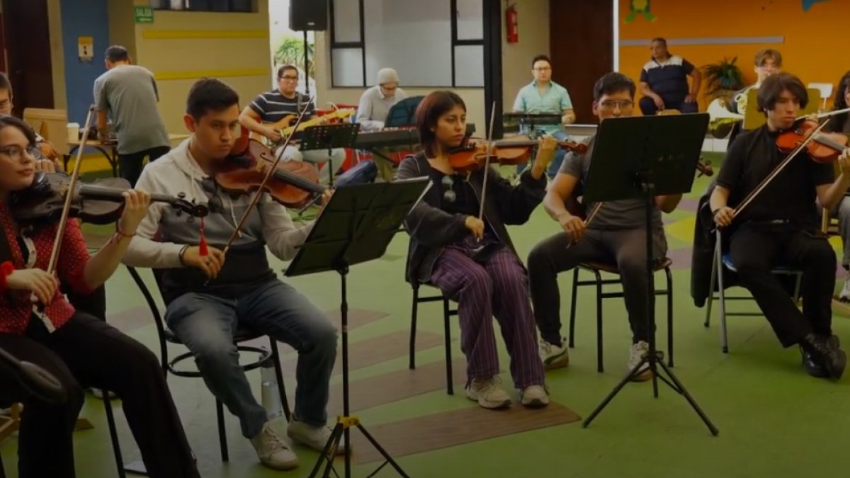 Los artistas interpretarán sus temas junto a la Orquesta Victoria. Los ensayos llevan varias semana en proceso.