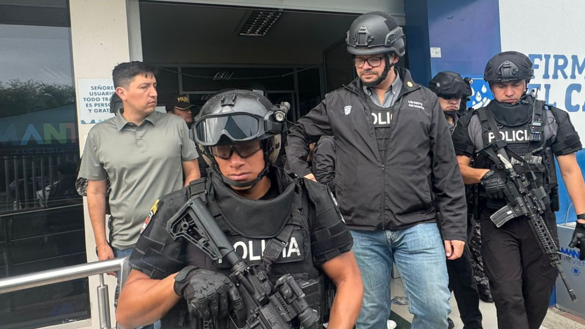 El ministro del Interior, John Reinberg, oficializó en control de la Agencia de Tránsito de Manta