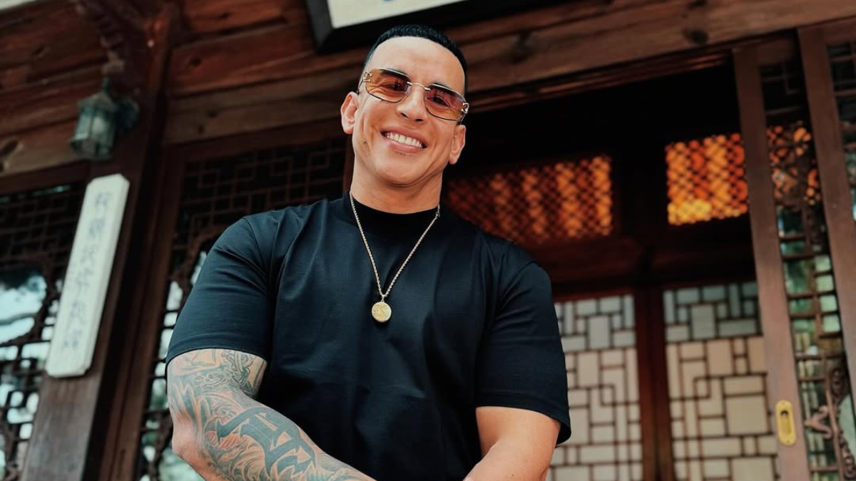 Daddy Yankee anuncia su regreso a la música en un video junto al actor Anthony Ramos.