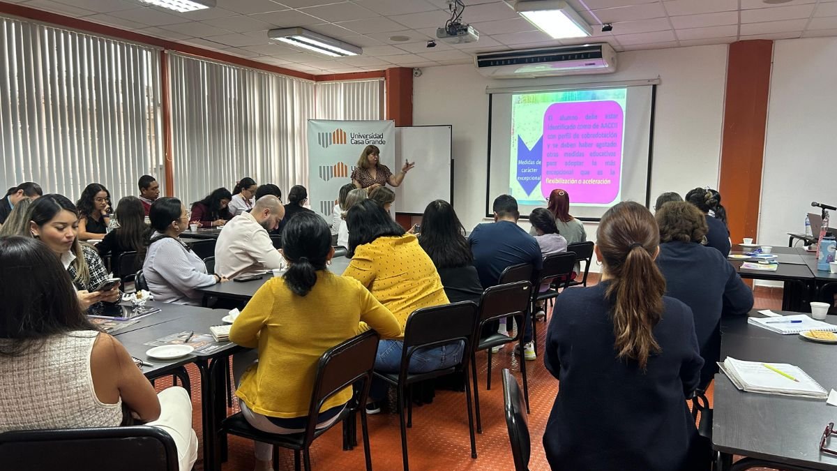 En la Universidad Casa Grande se ofrecieron charlas sobre las altas capacidades intelectuales con Serafina Castro, experta de la Universidad de Málaga.