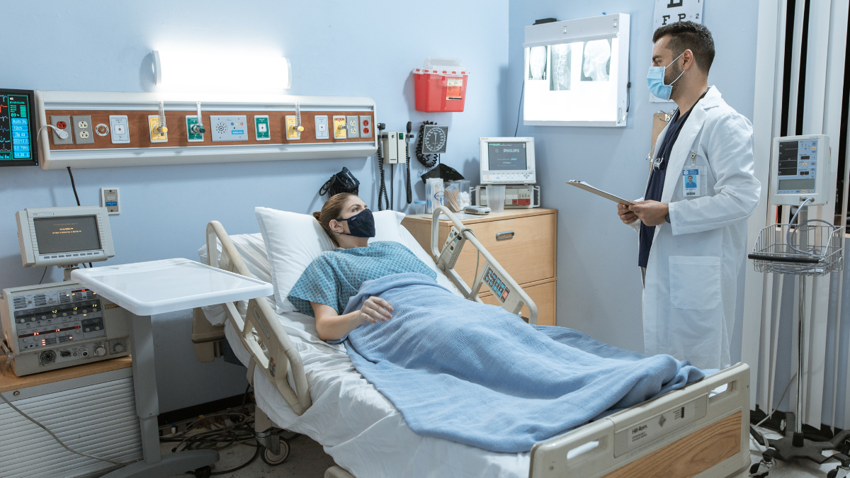 Hospitales del país atendieron más de un millón de egresos en 2024; Zamora y Cañar registran las tasas más altas