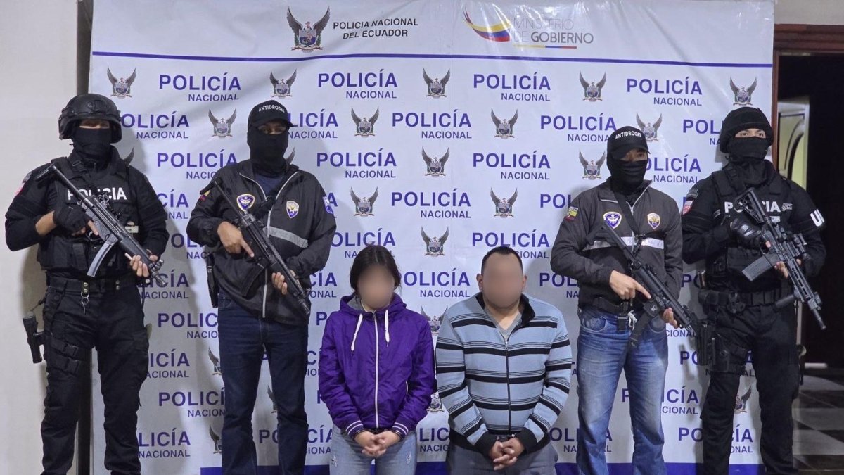 Una pareja fue detenida con más de 5.000 dosis de drogas dentro de su vehículo.