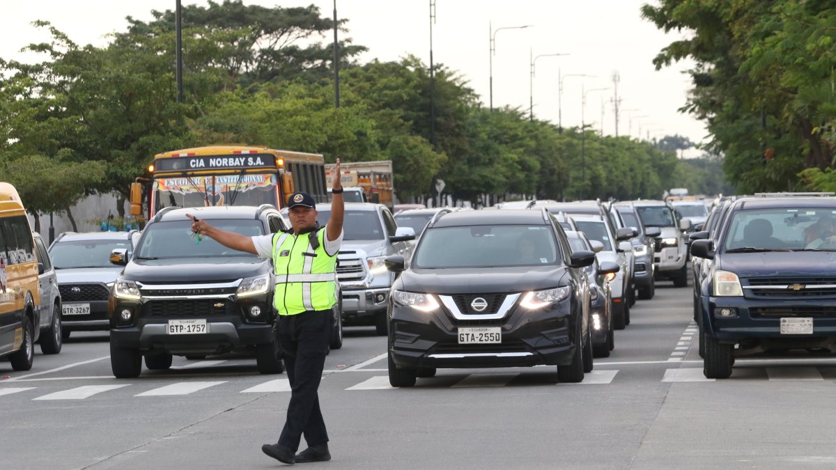 Referencial. Imagen de archivo de la avenida Samborondón.