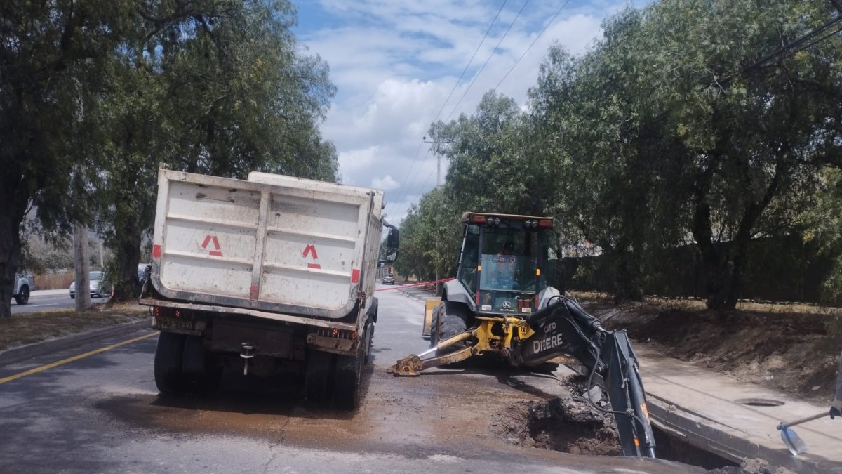 Situación. El hundimiento se formó en la Av. Manuel Córdova Galarza.