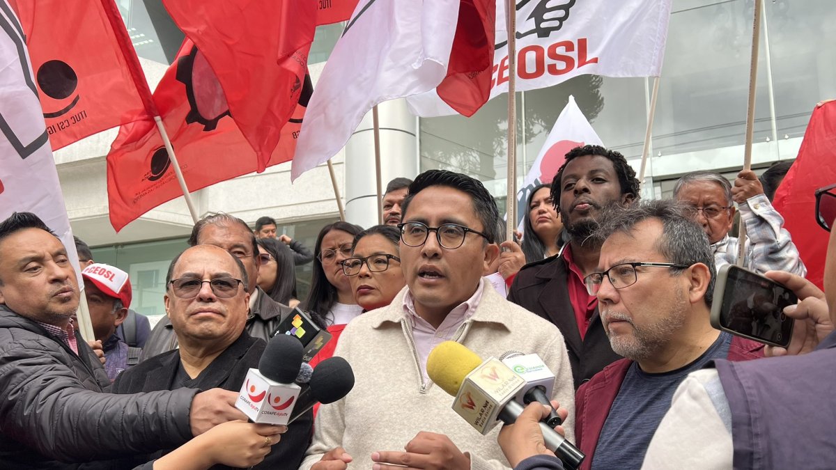 UNE convoca movilización nacional en defensa de la educación y los derechos docentes