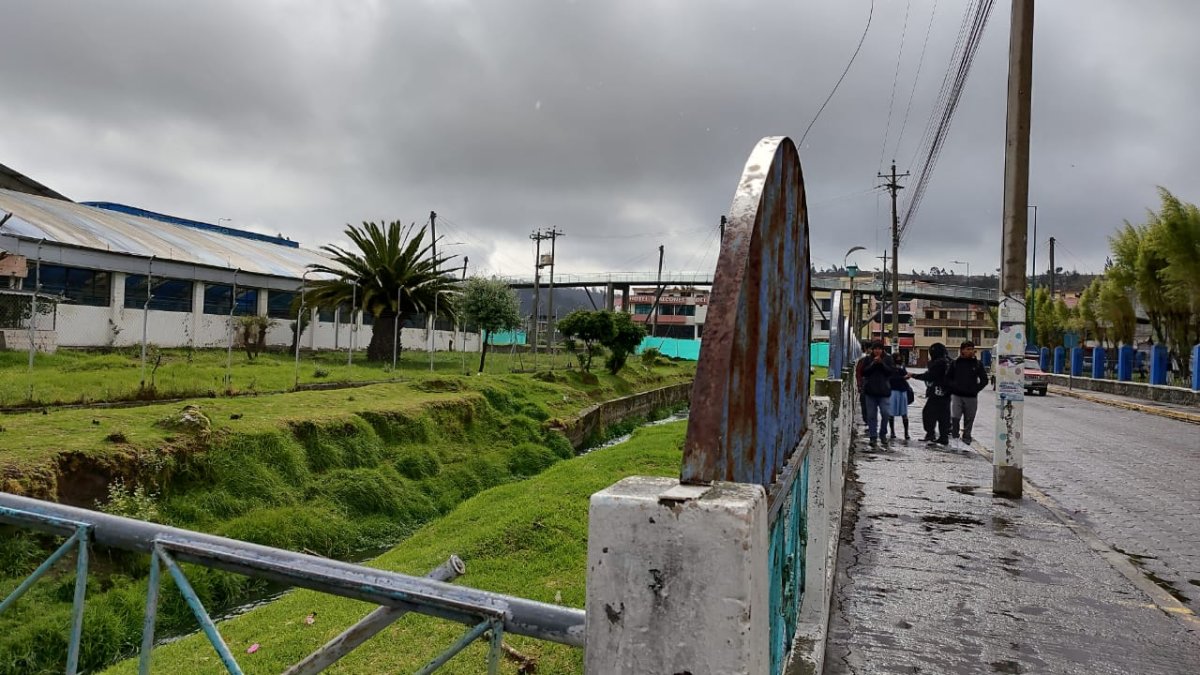 Moradores del barrio La Laguna piden que las obras que se ejecutan se cumplan en los tiempos establecidos.