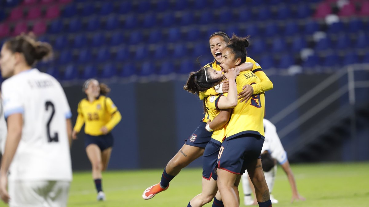 El festejo de Emily Arias tras marcar el segundo gol de Ecuador.