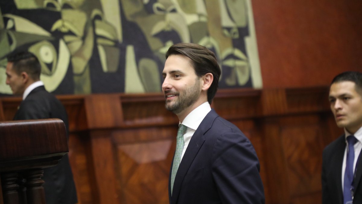 La Asamblea presidida por Niels Olsen desconoció la terna enviada por la anterior Legislatura y envió una nueva al CPCCS para la renovación de la Judicatura.