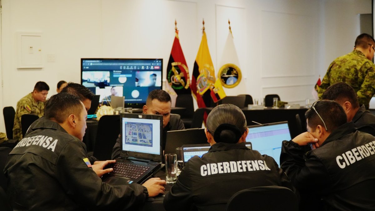 Nueva ley permite al CIES acceder a datos privados sin orden judicial, generando preocupación por posibles abusos de poder