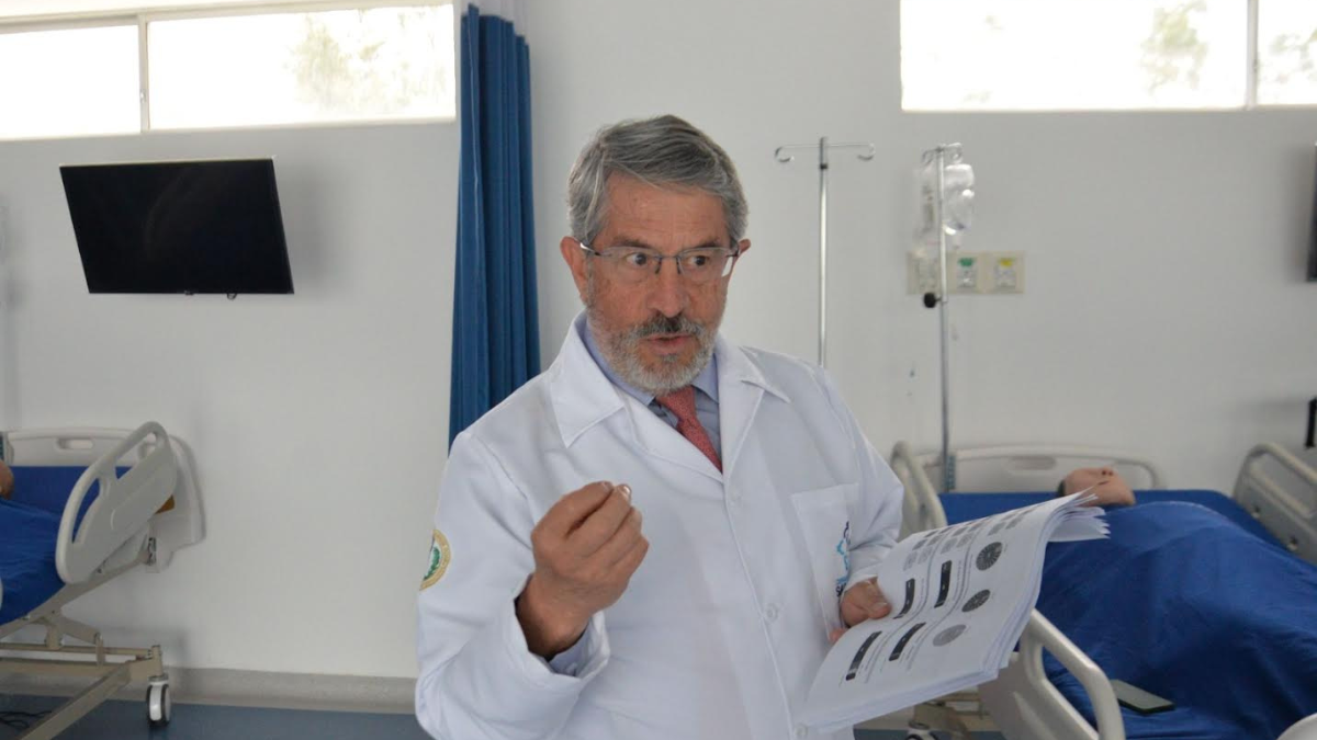 José Ruales es salubrista, fue ministro de Salud. Es decano en la UISEK.