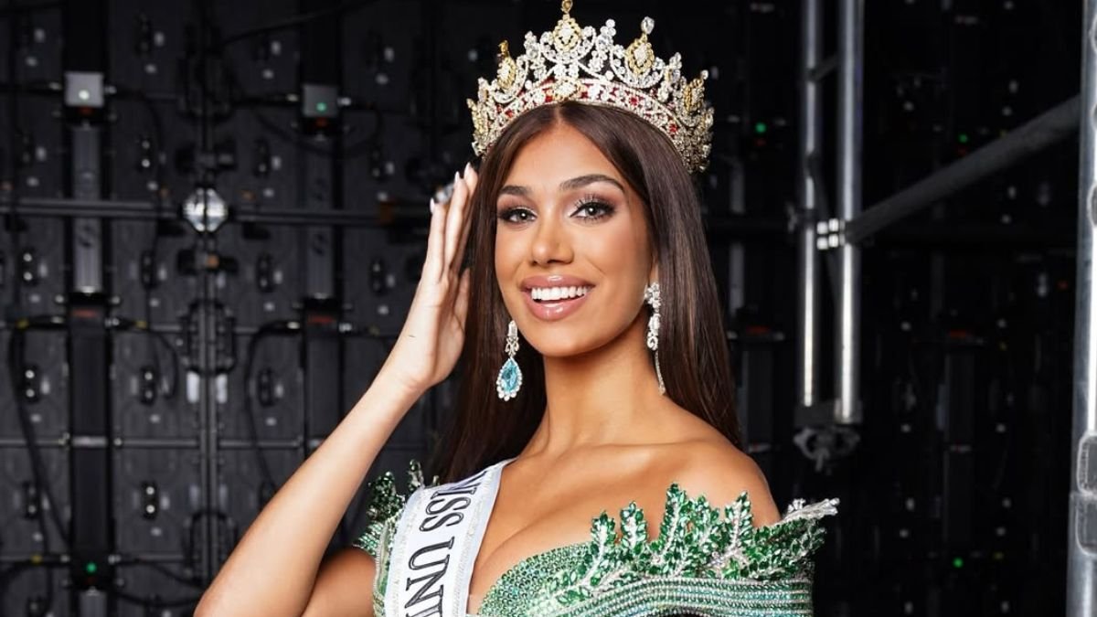 Lina Luaces tiene 22 años y es mucho más alta que su madre, la presentadora Lili Estefan.