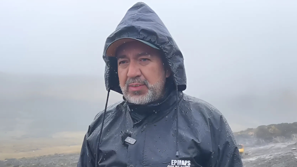 El alcalde de Quito, Pabel Muñoz, informa sobre avances en la emergencia por falta de agua potable.